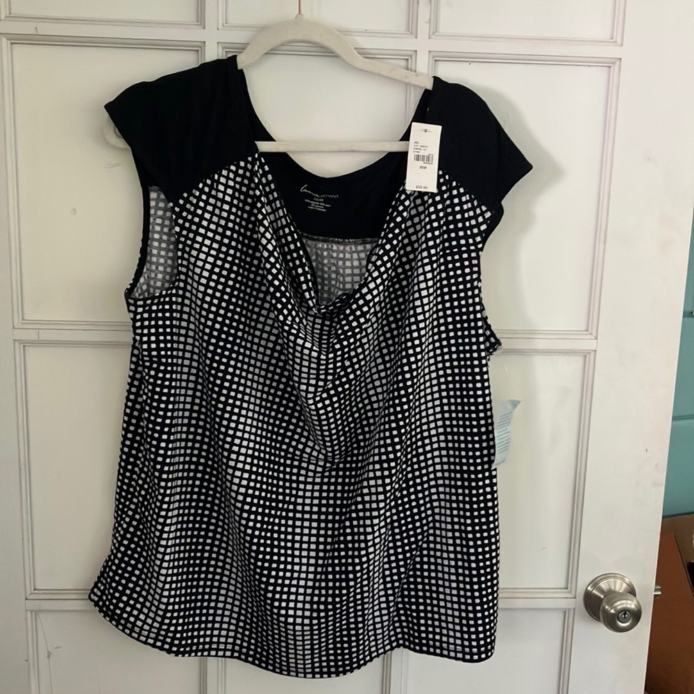 Lane Bryant NWT Black and White Top 22/24